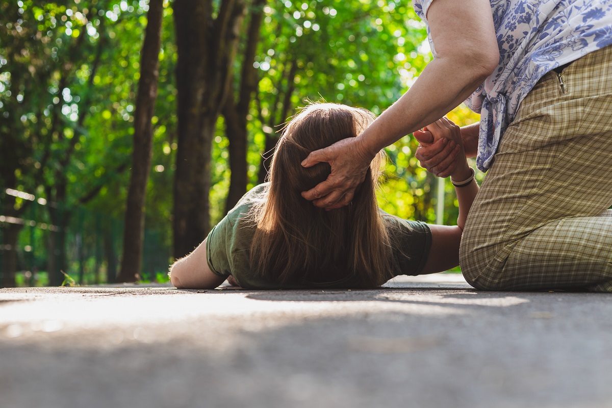 Niña convulsionando